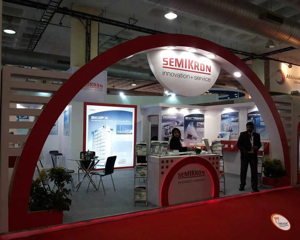 Exhibition stand with modern aesthetics and digital integrations