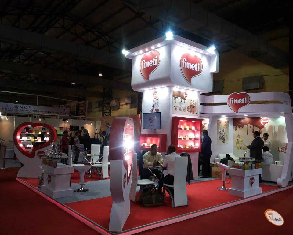 Exhibition stand with dynamic structure and engaging design